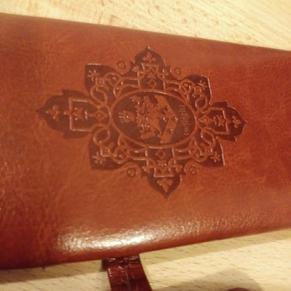 NEW Leather Cute Tri Fold Cosmetic Brush Holder - Picture 2 of 5